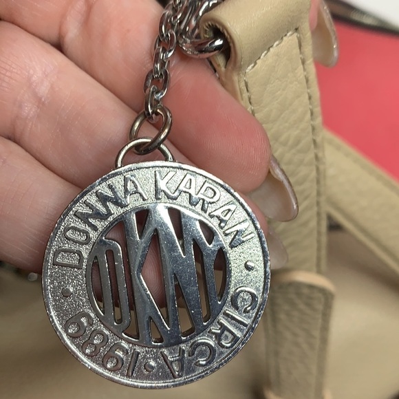 DKNY Tribeca HOBO BAG - Picture 9 of 9